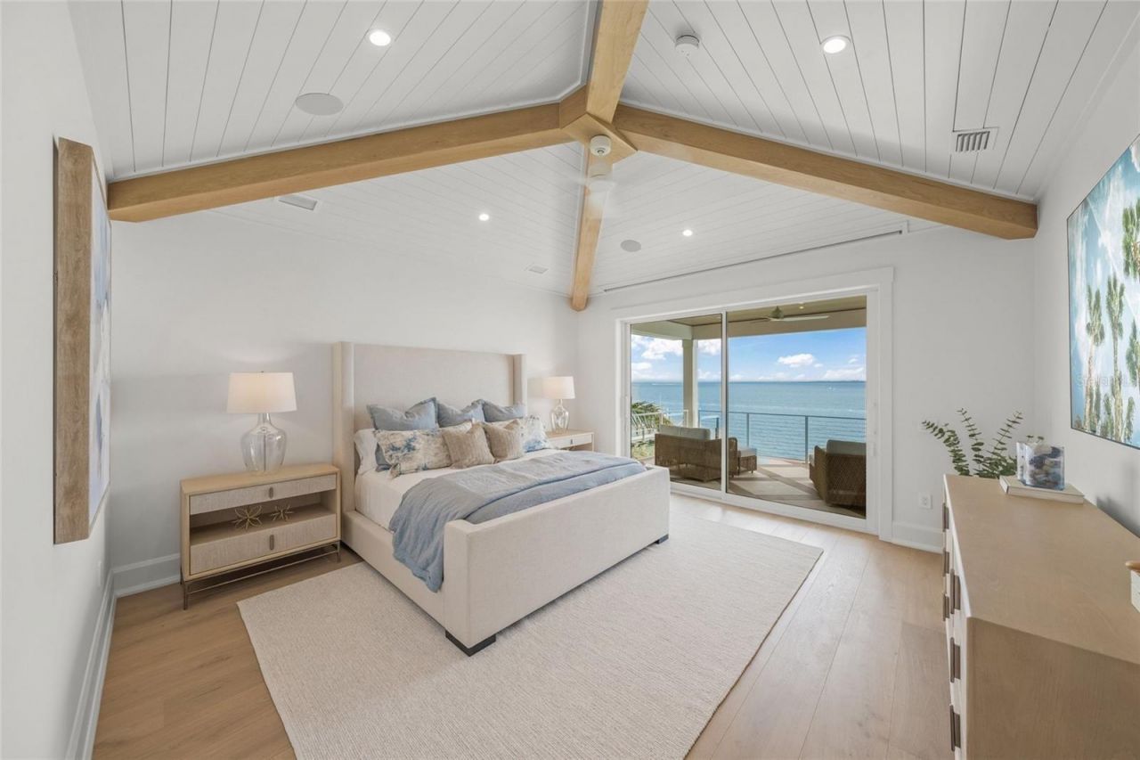 619 Key Royale Drive, Holmes Beach, FL 34217 Photo