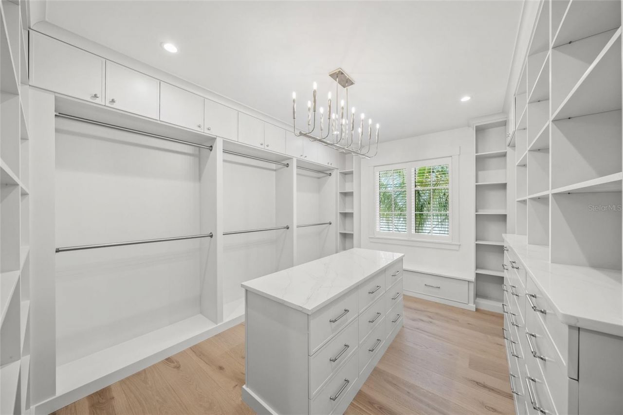 619 Key Royale Drive, Holmes Beach, FL 34217 Photo