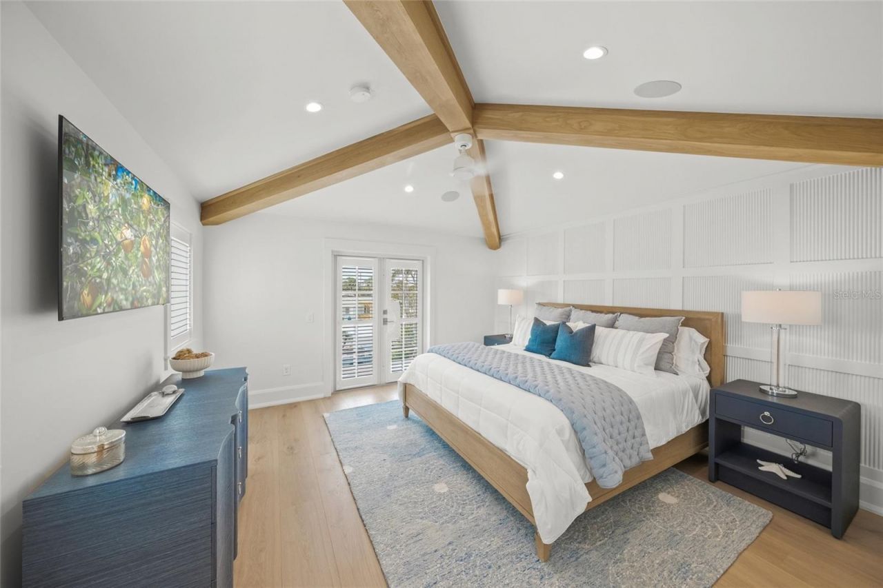 619 Key Royale Drive, Holmes Beach, FL 34217 Photo