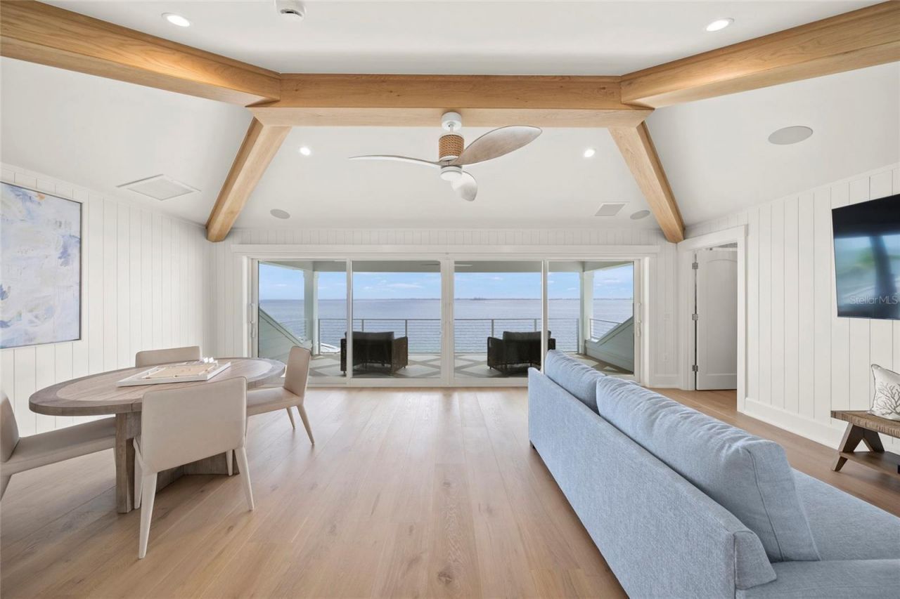 619 Key Royale Drive, Holmes Beach, FL 34217 Photo