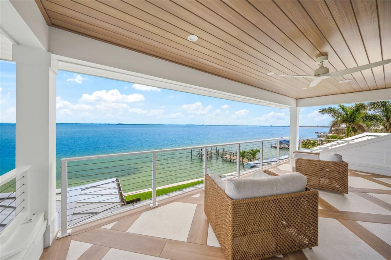 619 Key Royale Drive, Holmes Beach, FL 34217 Photo