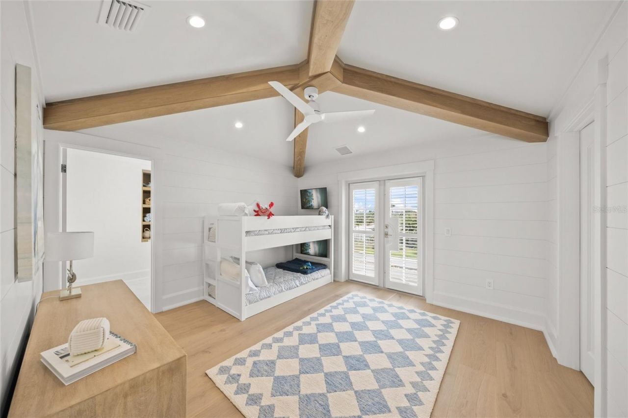 619 Key Royale Drive, Holmes Beach, FL 34217 Photo