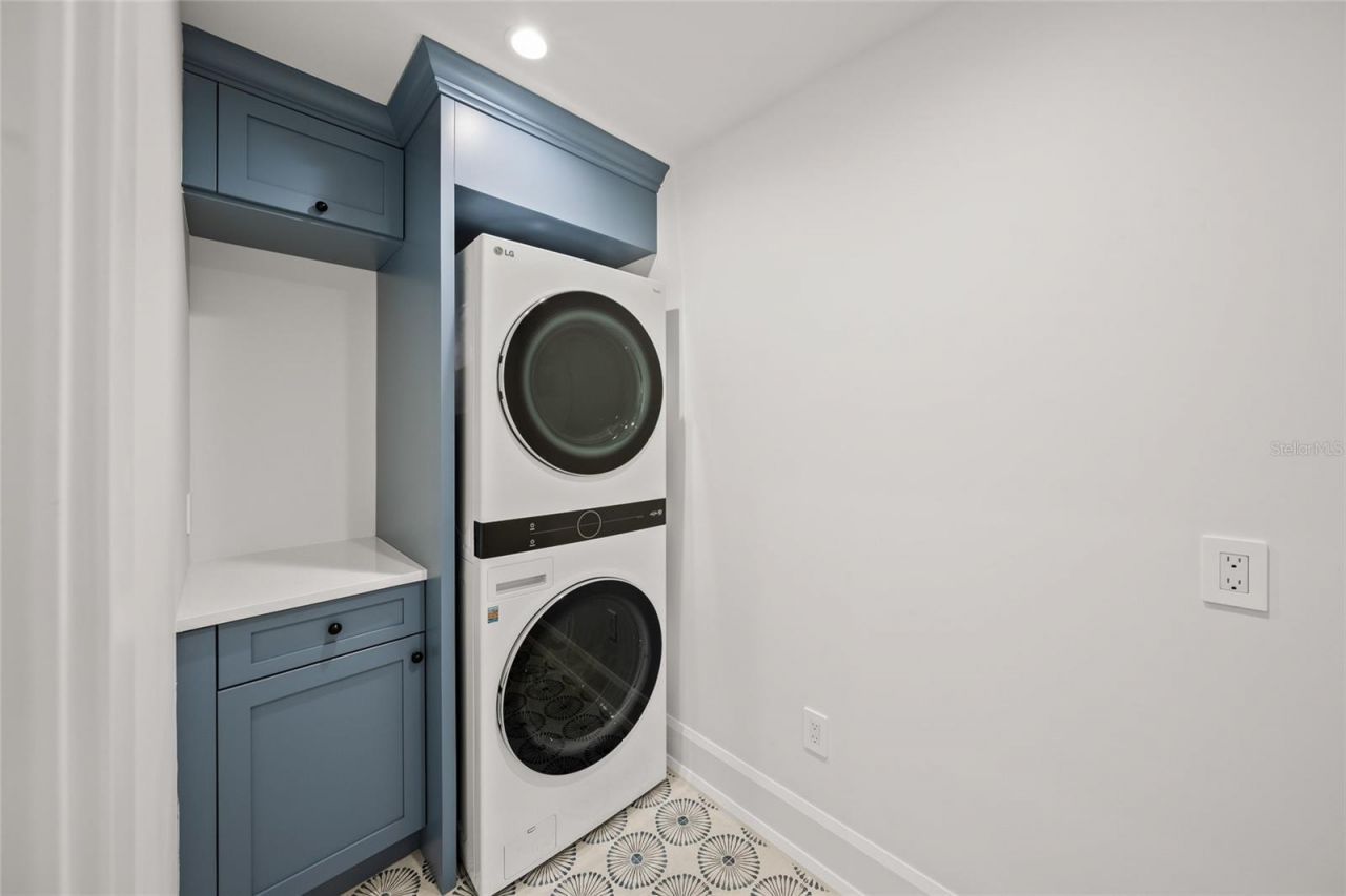 619 Key Royale Drive, Holmes Beach, FL 34217 Photo