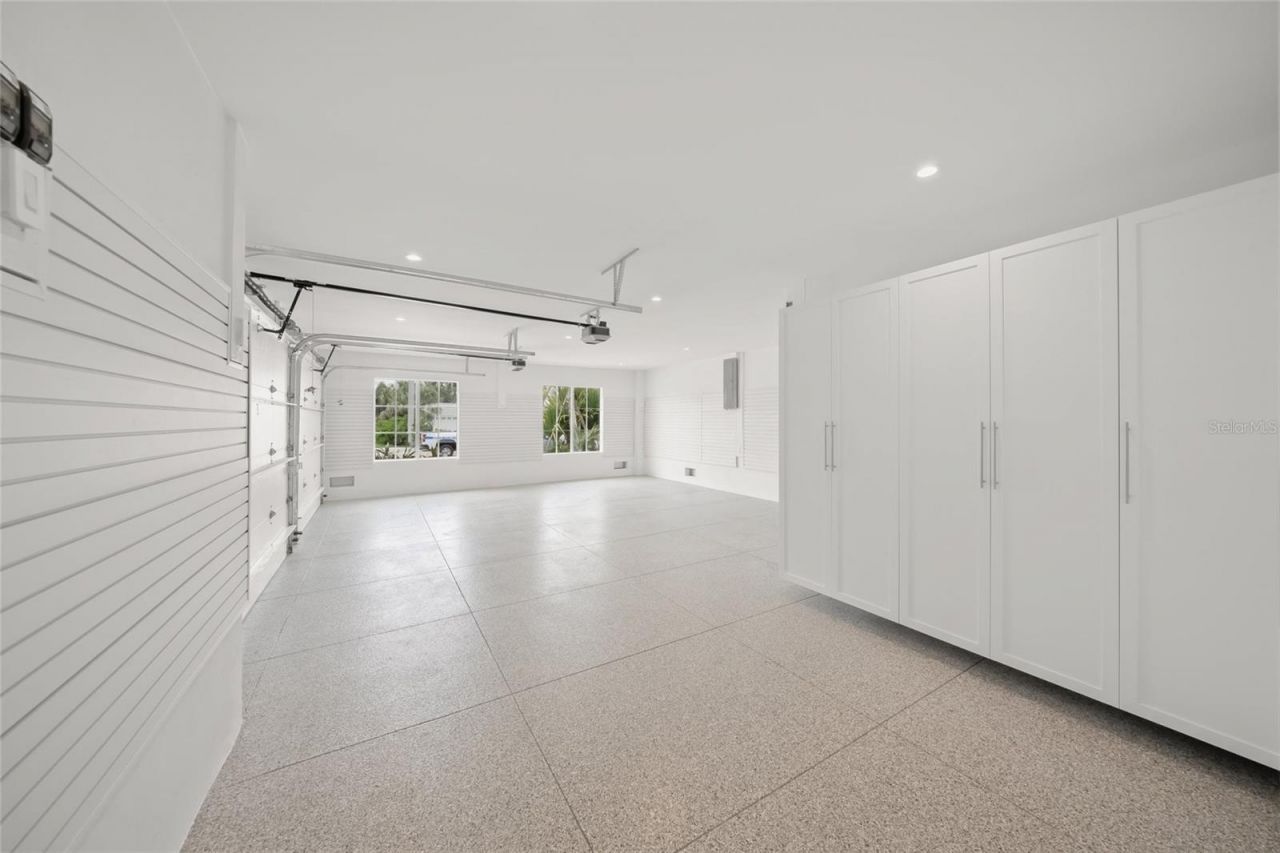 619 Key Royale Drive, Holmes Beach, FL 34217 Photo