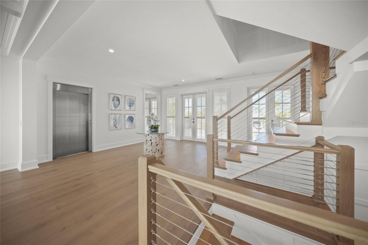 619 Key Royale Drive, Holmes Beach, FL 34217 Photo