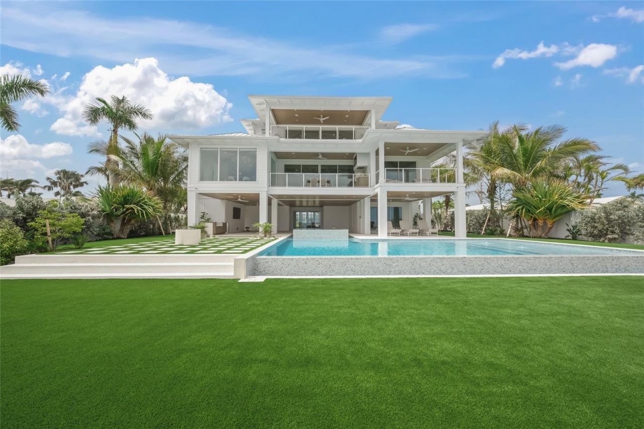 619 Key Royale Drive, Holmes Beach, FL 34217 Photo