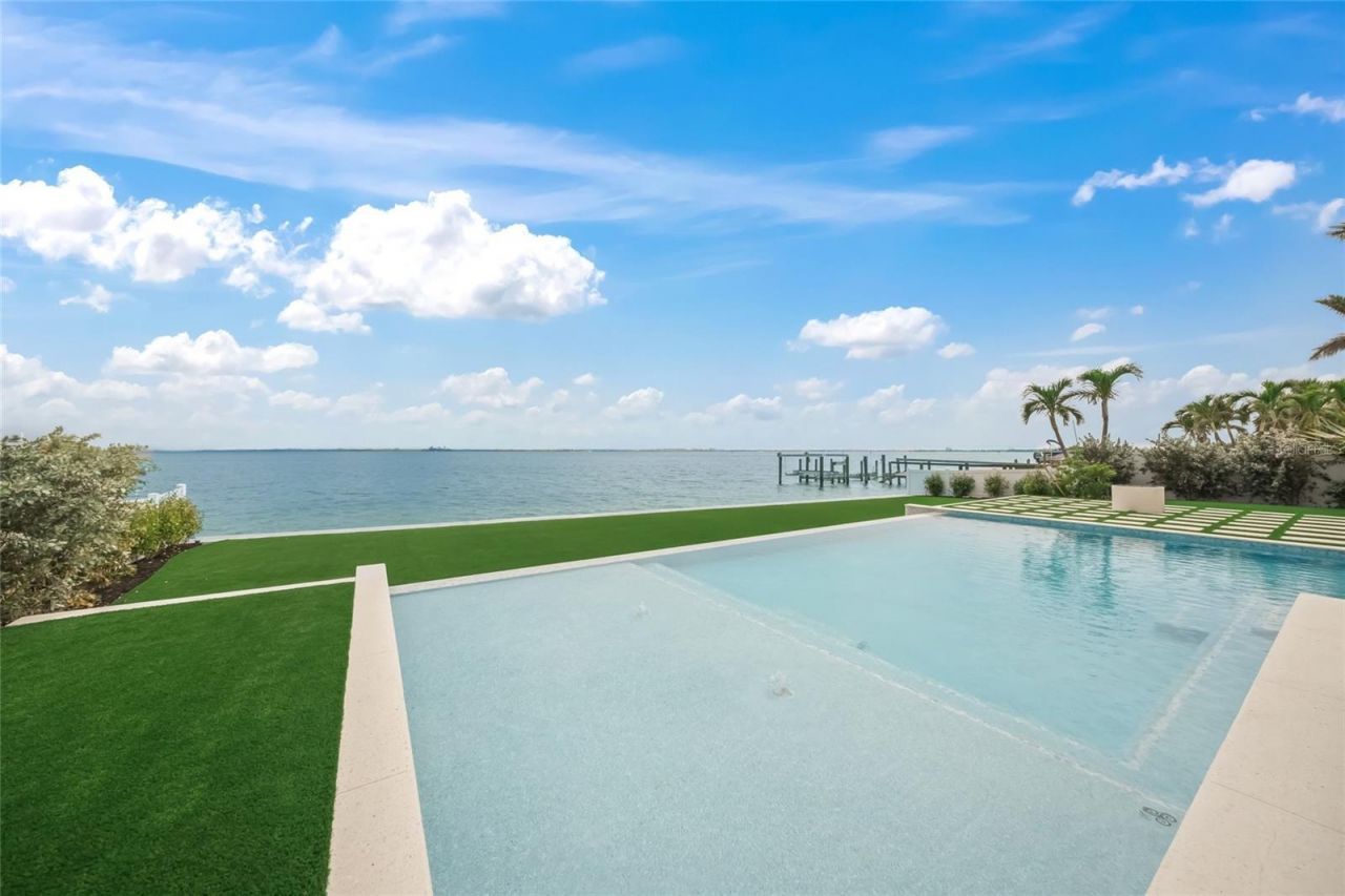 619 Key Royale Drive, Holmes Beach, FL 34217 Photo