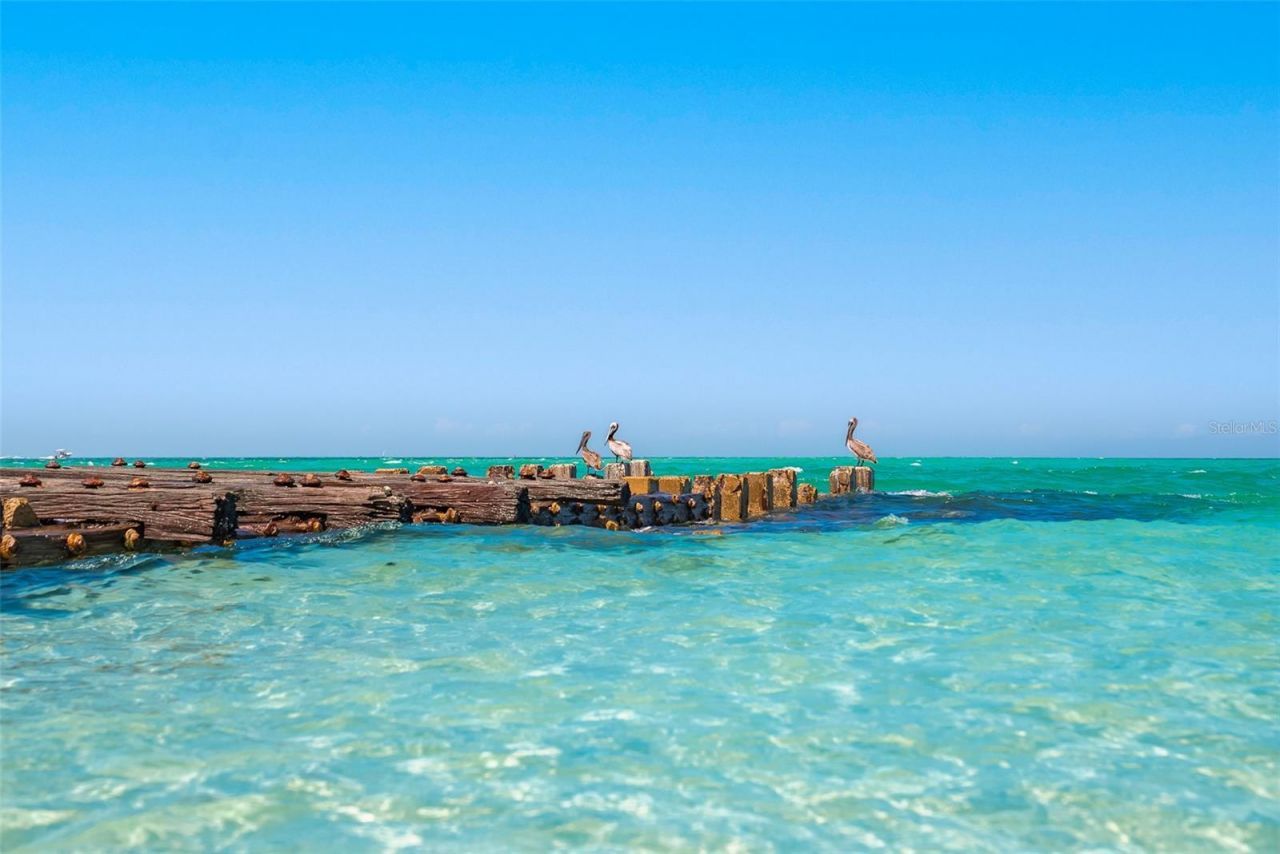 619 Key Royale Drive, Holmes Beach, FL 34217 Photo