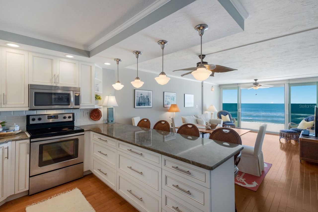 5300 Gulf Drive, Unit 204, Holmes Beach, FL 34217 Photo