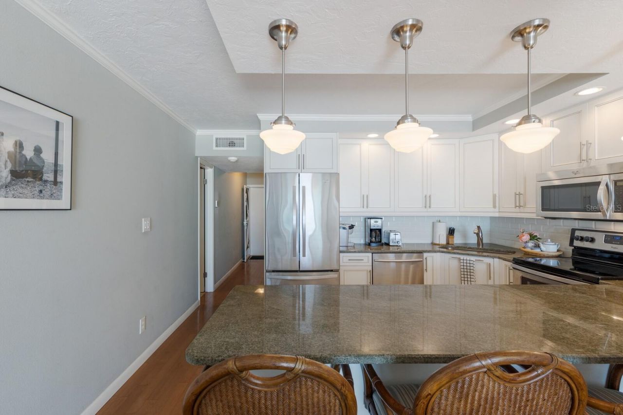 5300 Gulf Drive, Unit 204, Holmes Beach, FL 34217 Photo