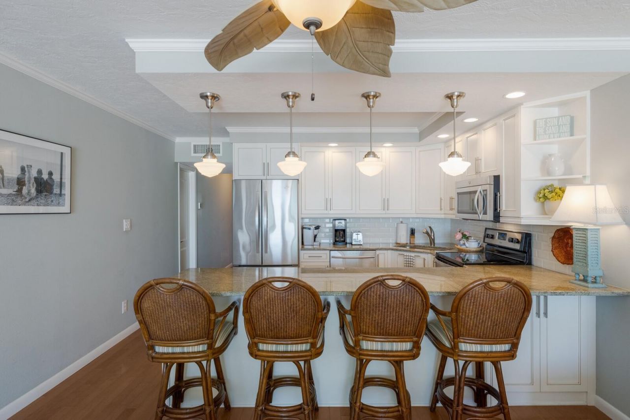 5300 Gulf Drive, Unit 204, Holmes Beach, FL 34217 Photo