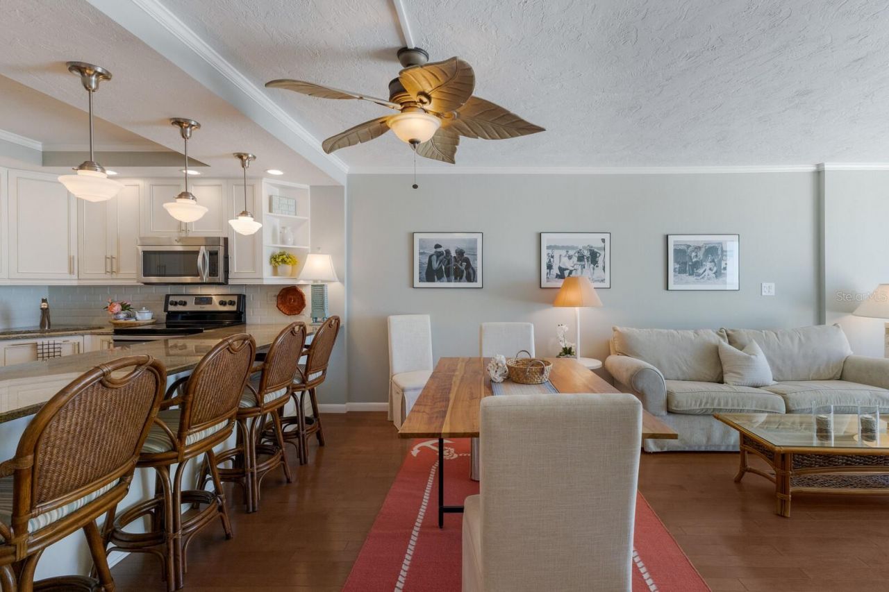 5300 Gulf Drive, Unit 204, Holmes Beach, FL 34217 Photo