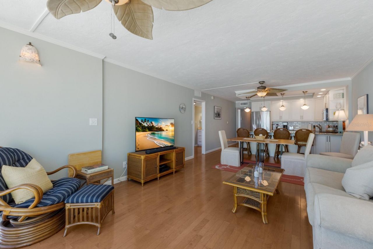 5300 Gulf Drive, Unit 204, Holmes Beach, FL 34217 Photo