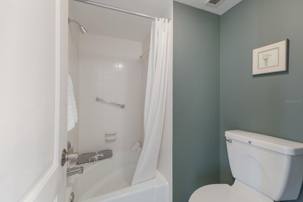 5300 Gulf Drive, Unit 204, Holmes Beach, FL 34217 Photo