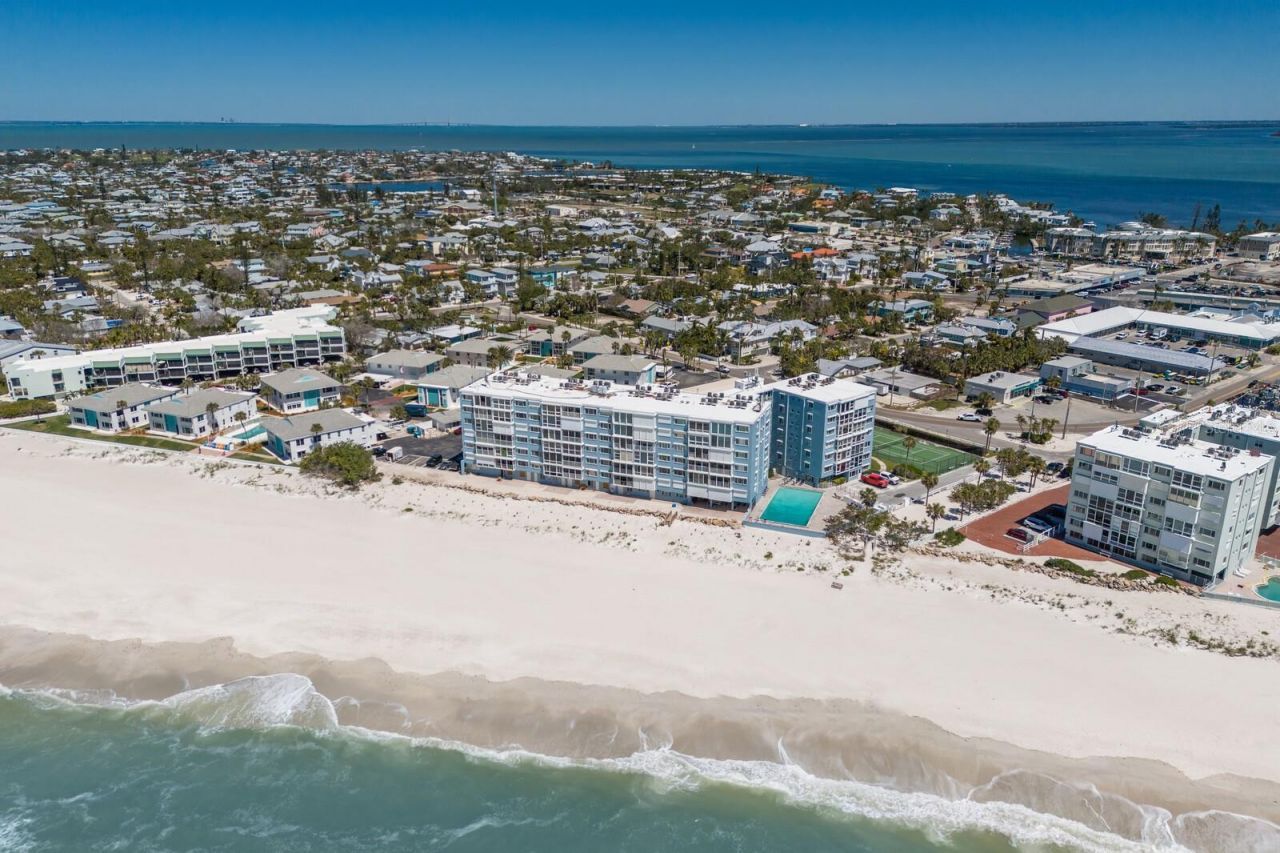 5300 Gulf Drive, Unit 204, Holmes Beach, FL 34217 Photo