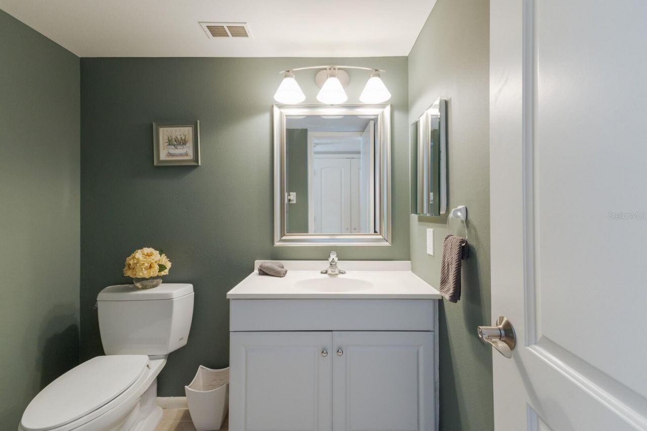 5300 Gulf Drive, Unit 204, Holmes Beach, FL 34217 Photo