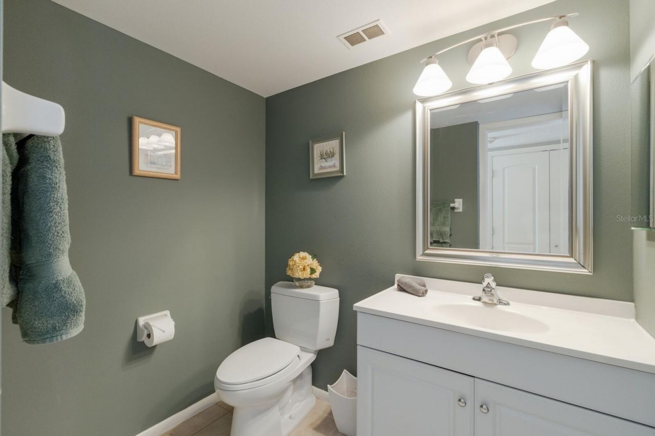 5300 Gulf Drive, Unit 204, Holmes Beach, FL 34217 Photo