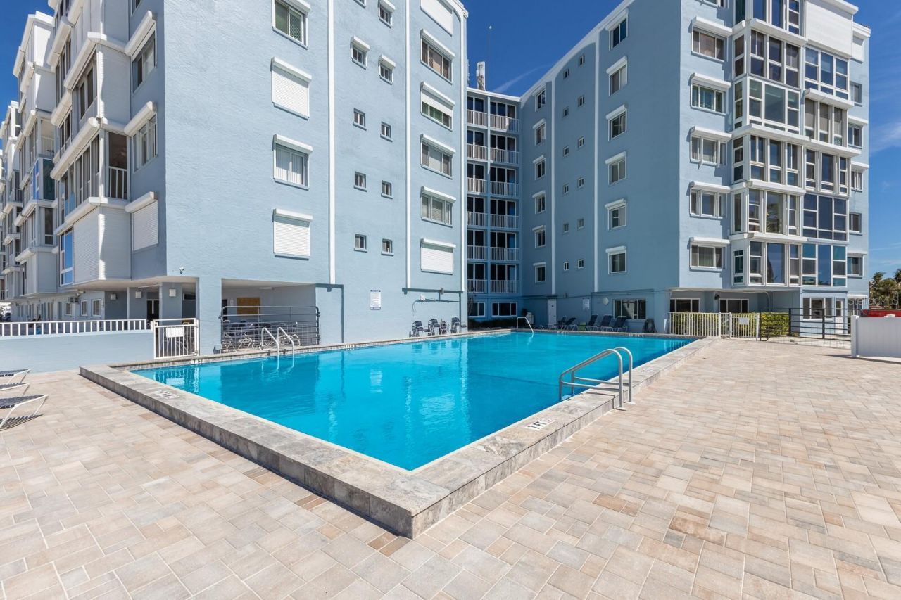 5300 Gulf Drive, Unit 204, Holmes Beach, FL 34217 Photo