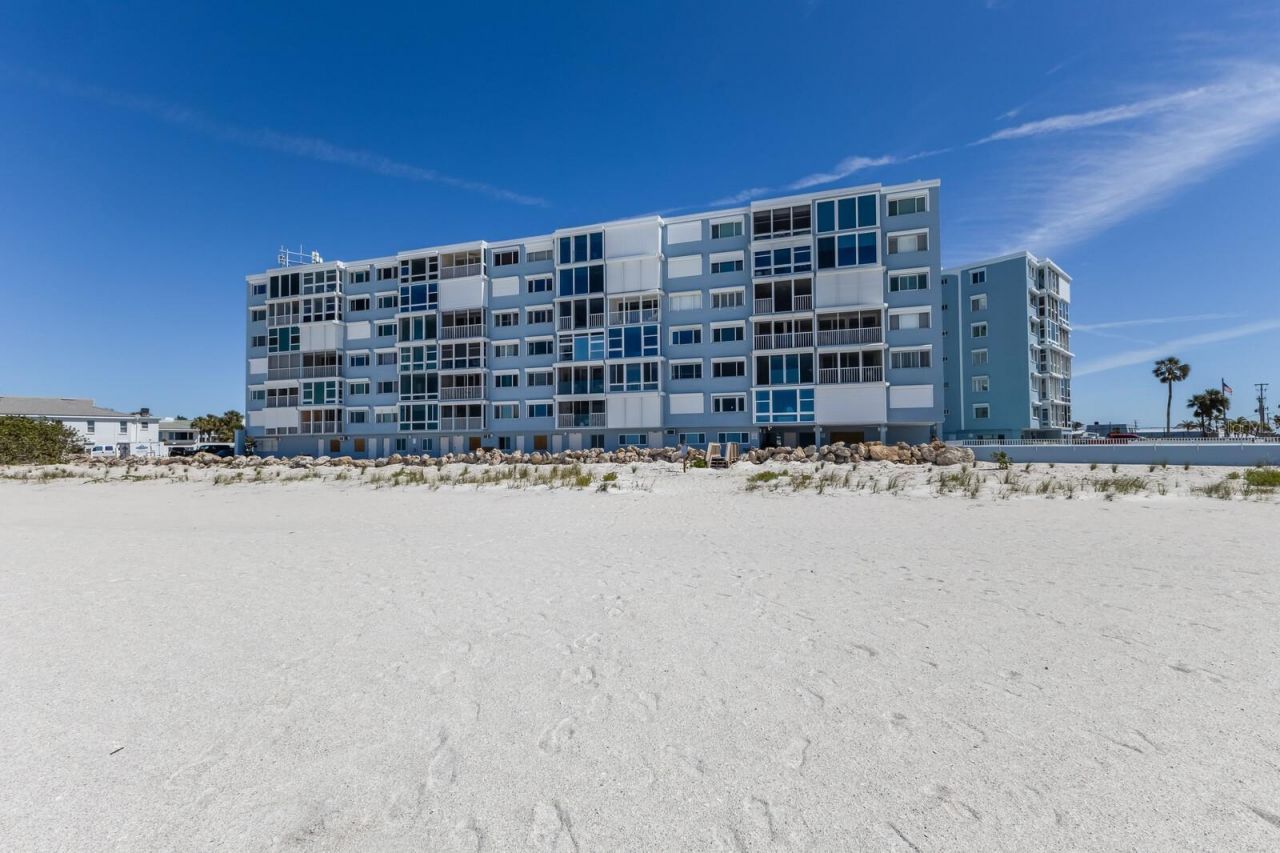 5300 Gulf Drive, Unit 204, Holmes Beach, FL 34217 Photo