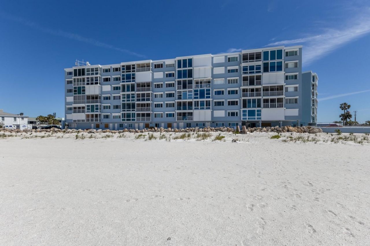 5300 Gulf Drive, Unit 204, Holmes Beach, FL 34217 Photo