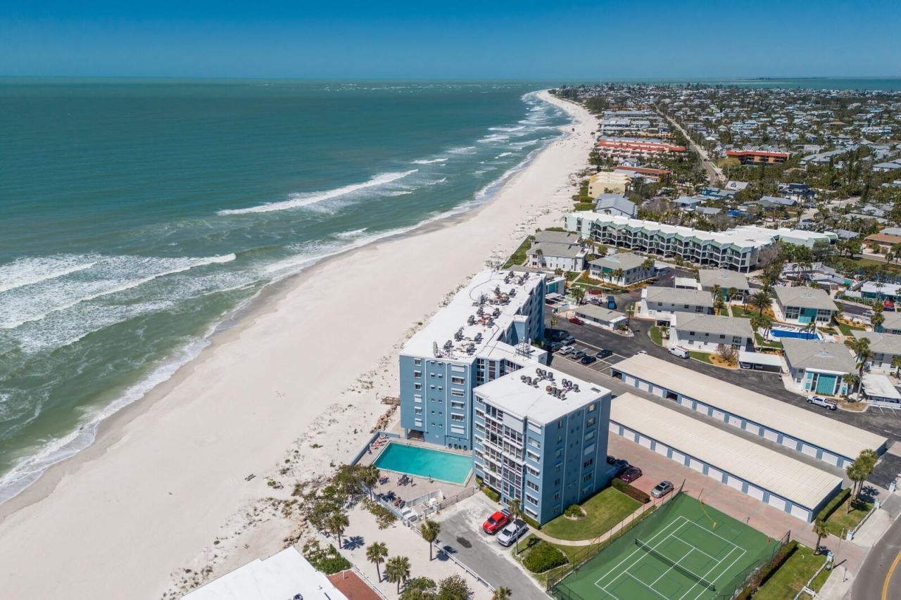 5300 Gulf Drive, Unit 204, Holmes Beach, FL 34217 Photo