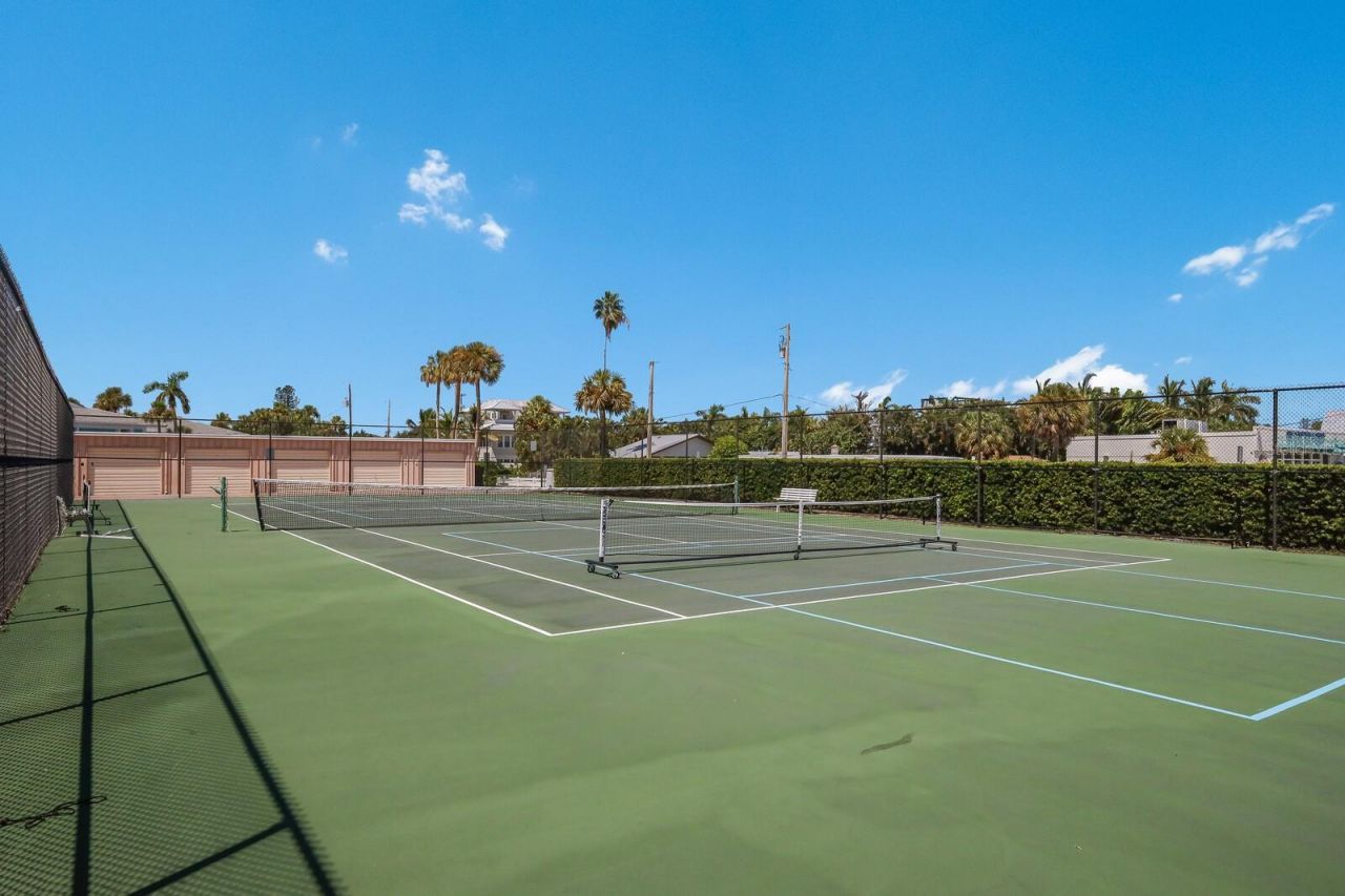 5300 Gulf Drive, Unit 204, Holmes Beach, FL 34217 Photo