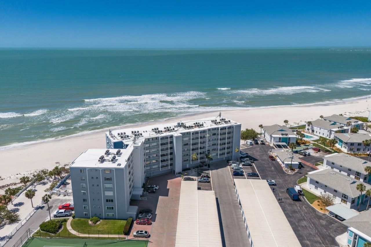 5300 Gulf Drive, Unit 204, Holmes Beach, FL 34217 Photo