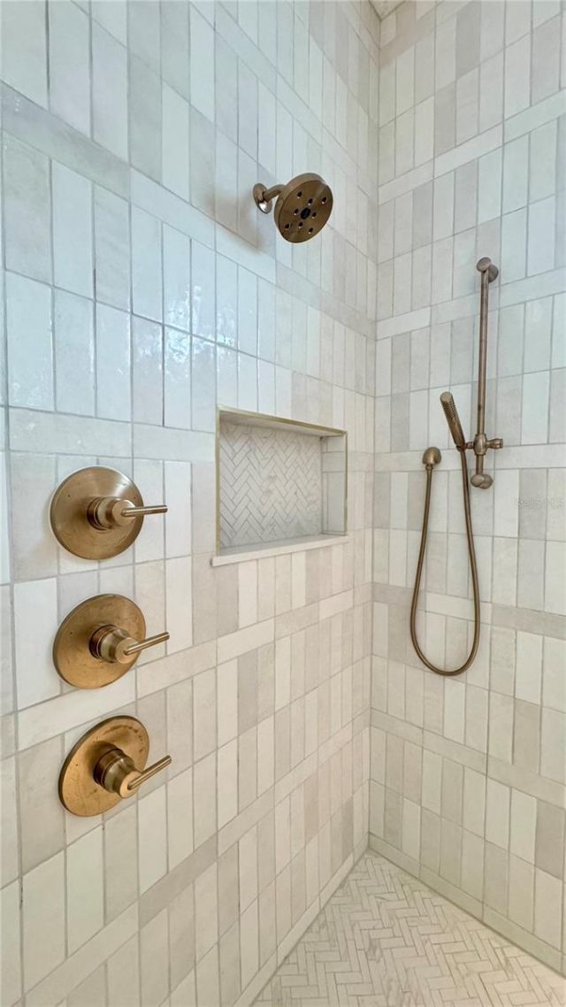803 W Woodlawn Avenue, Tampa, FL 33603 Photo