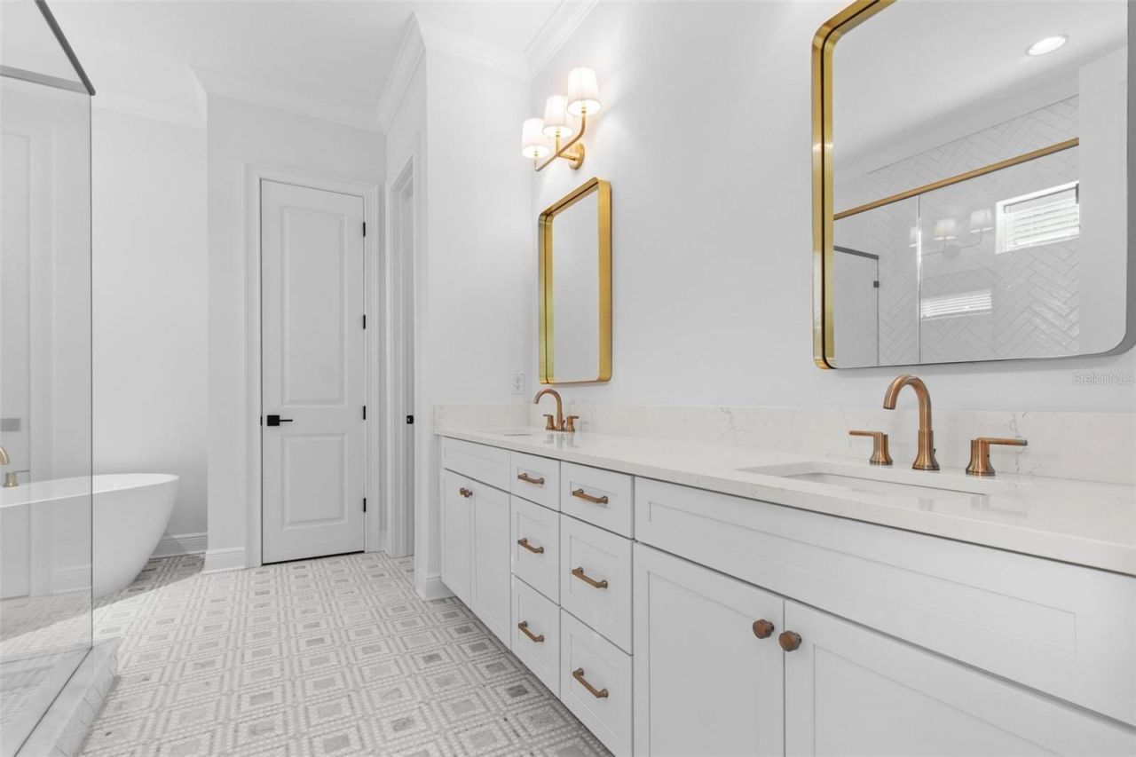 803 W Woodlawn Avenue, Tampa, FL 33603 Photo