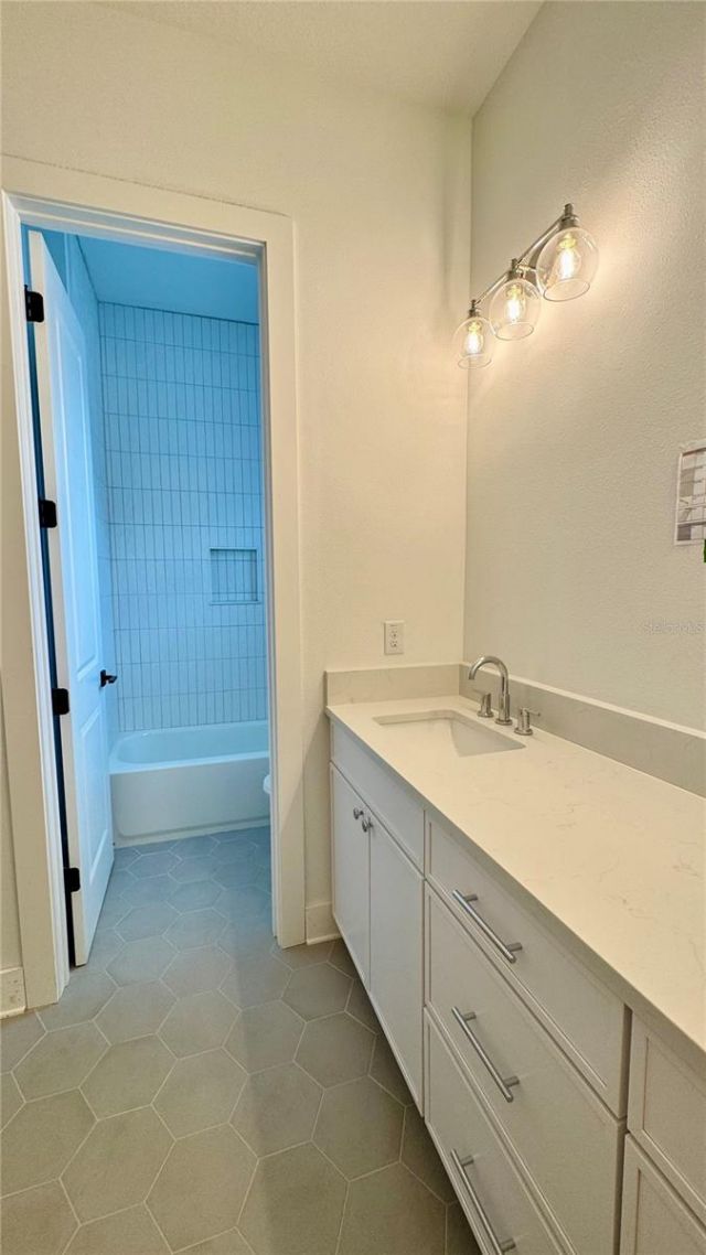 803 W Woodlawn Avenue, Tampa, FL 33603 Photo