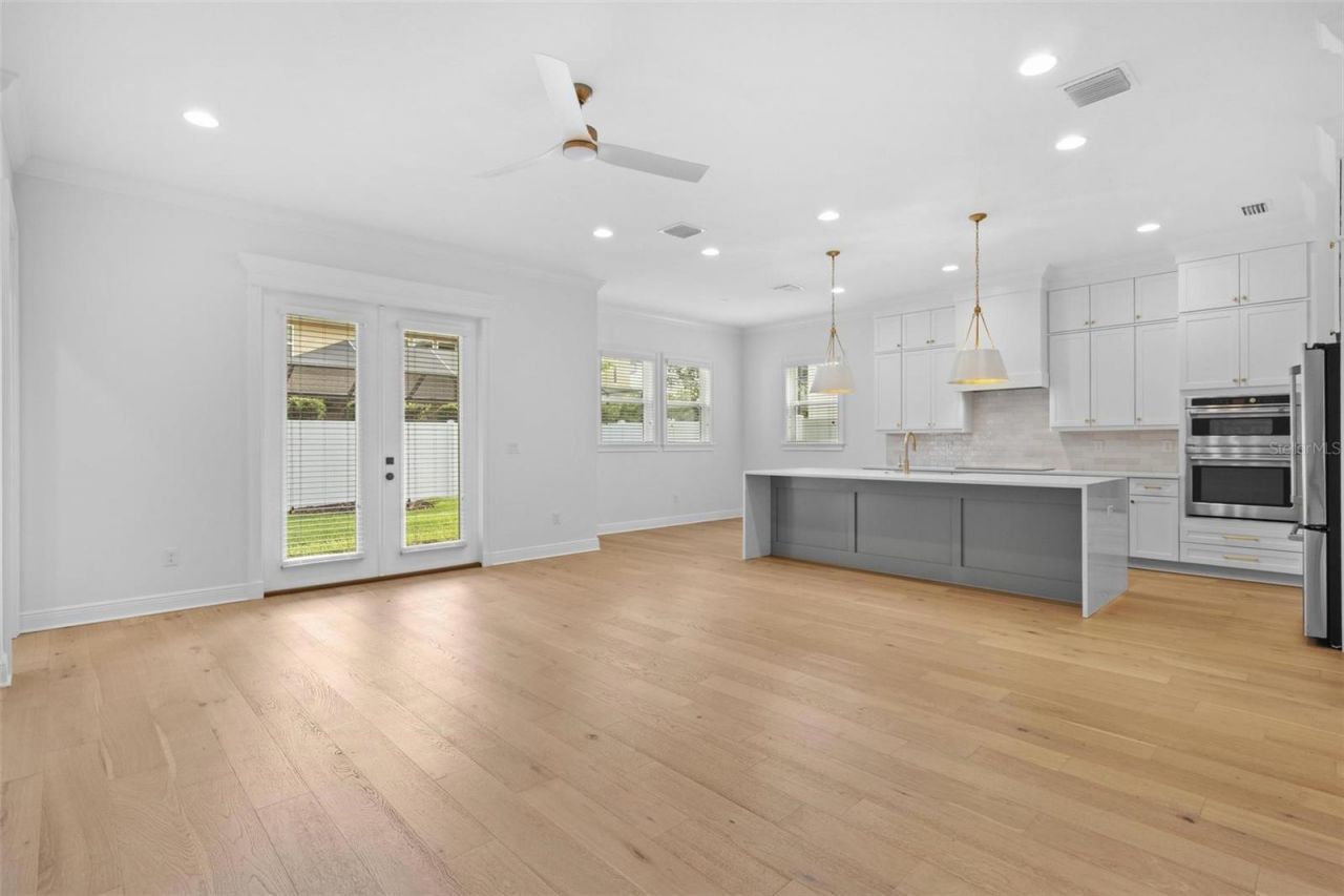 803 W Woodlawn Avenue, Tampa, FL 33603 Photo