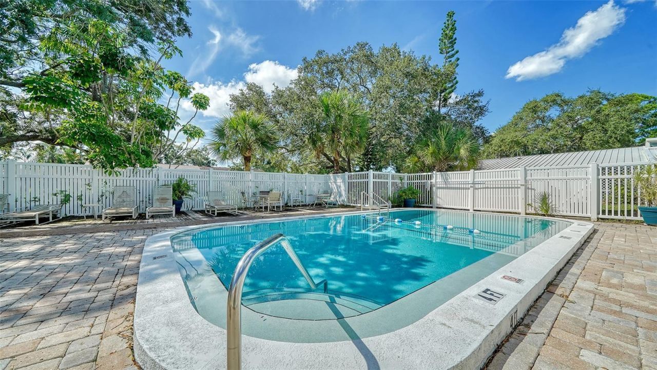500 N Jefferson Avenue, Unit B-5, Sarasota, FL 34237 Photo