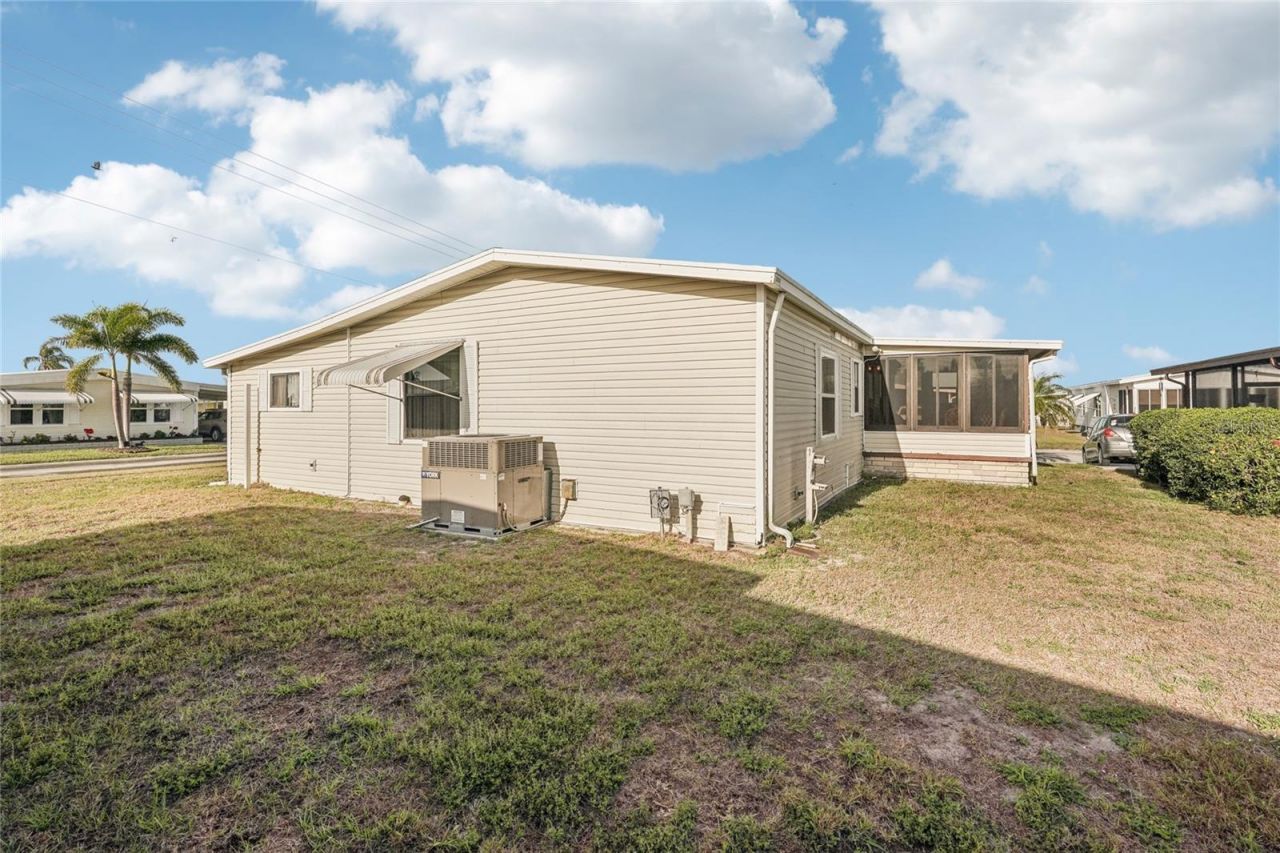 8906 31st Avenue E, Palmetto, FL 34221 Photo