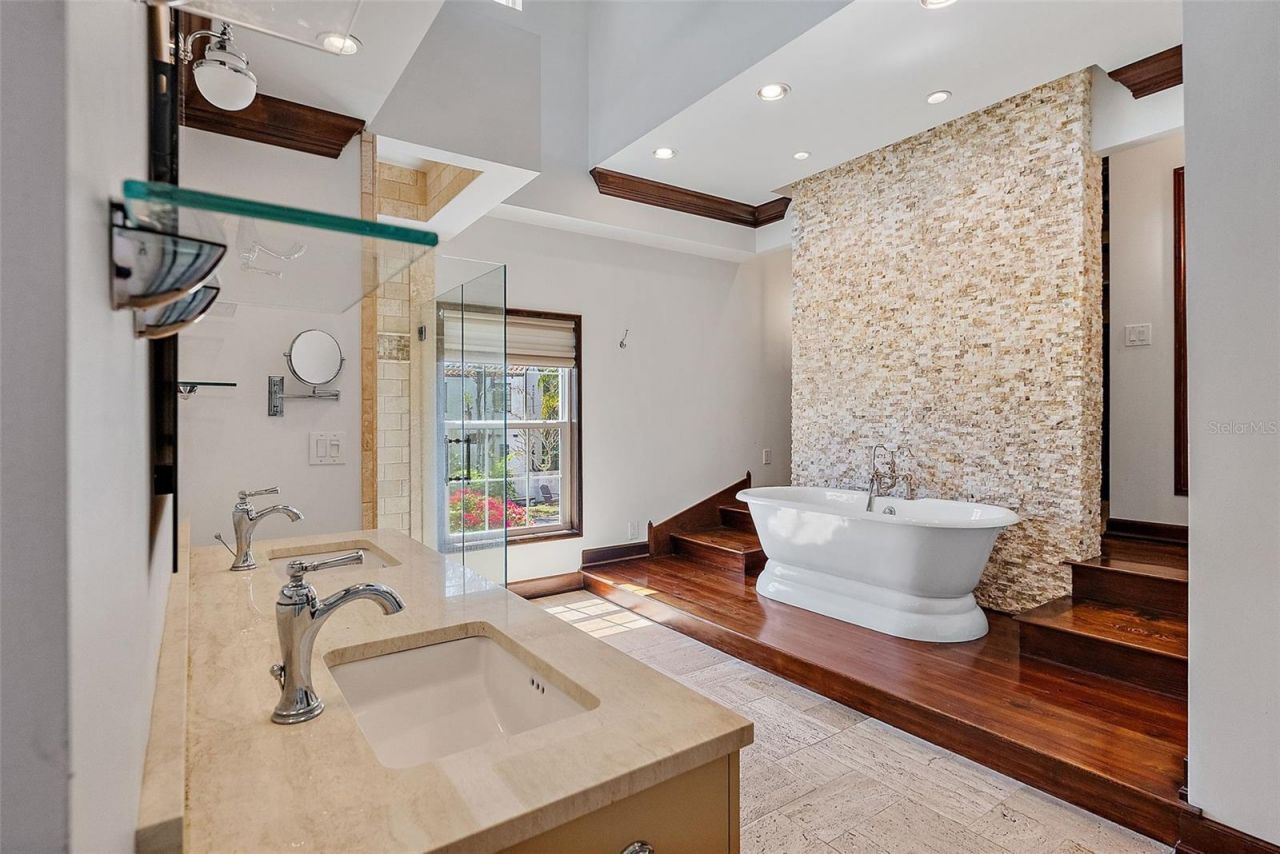 2320 Coffee Pot Boulevard Ne, Saint Petersburg, FL 33704 Photo