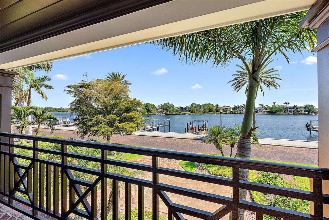 2320 Coffee Pot Boulevard Ne, Saint Petersburg, FL 33704 Photo