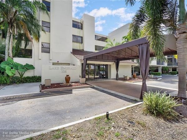 106 Lake Emerald Drive, Unit 315, Oakland Park, FL 33309