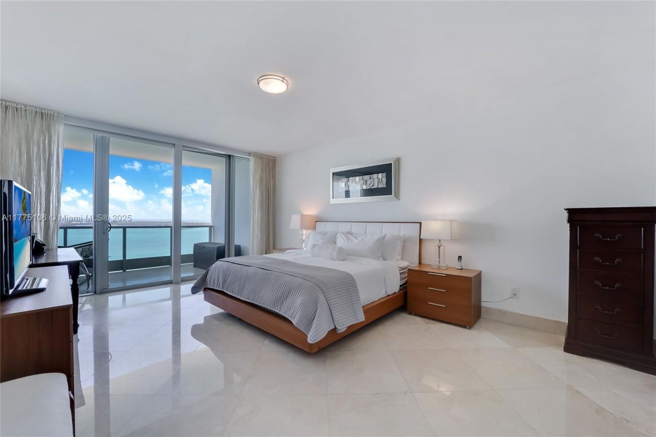 1331 Brickell Bay Dr, Unit 2605, Miami, FL 33131 Photo