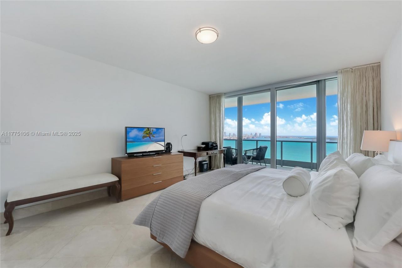 1331 Brickell Bay Dr, Unit 2605, Miami, FL 33131 Photo