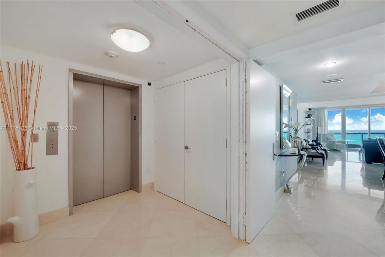 1331 Brickell Bay Dr, Unit 2605, Miami, FL 33131 Photo