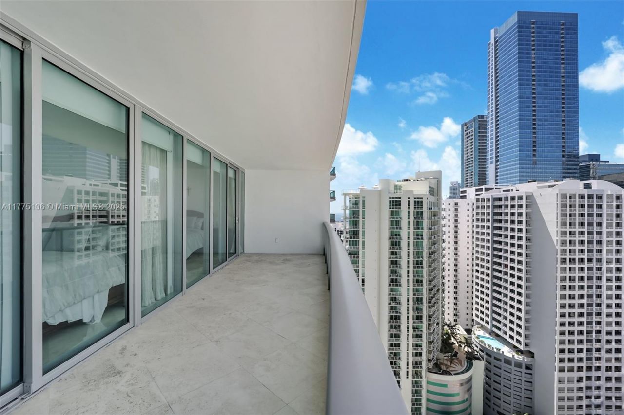 1331 Brickell Bay Dr, Unit 2605, Miami, FL 33131 Photo