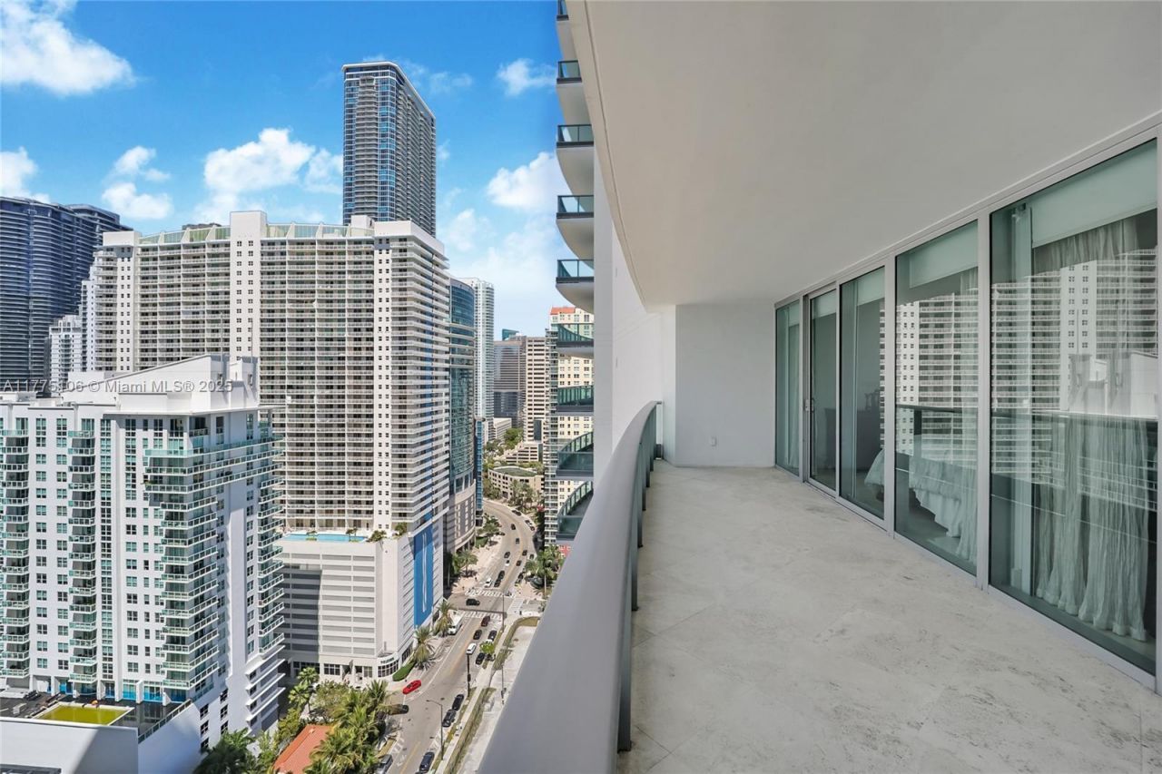 1331 Brickell Bay Dr, Unit 2605, Miami, FL 33131 Photo
