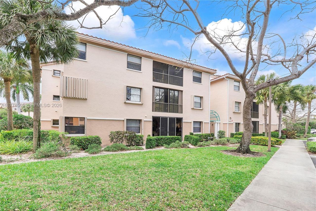 4101 E Coral Tree Cir, Unit 313, Coconut Creek, FL 33073 Photo