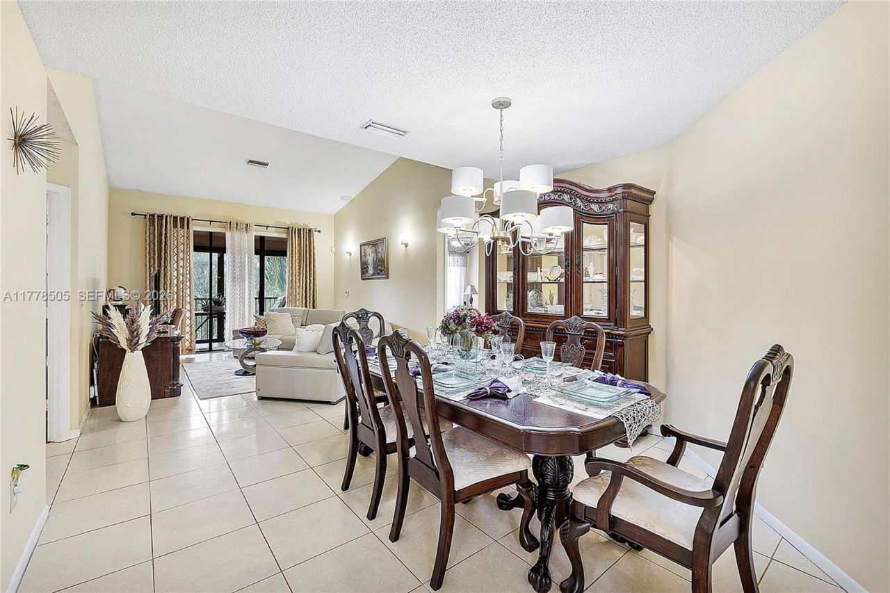 4101 E Coral Tree Cir, Unit 313, Coconut Creek, FL 33073 Photo