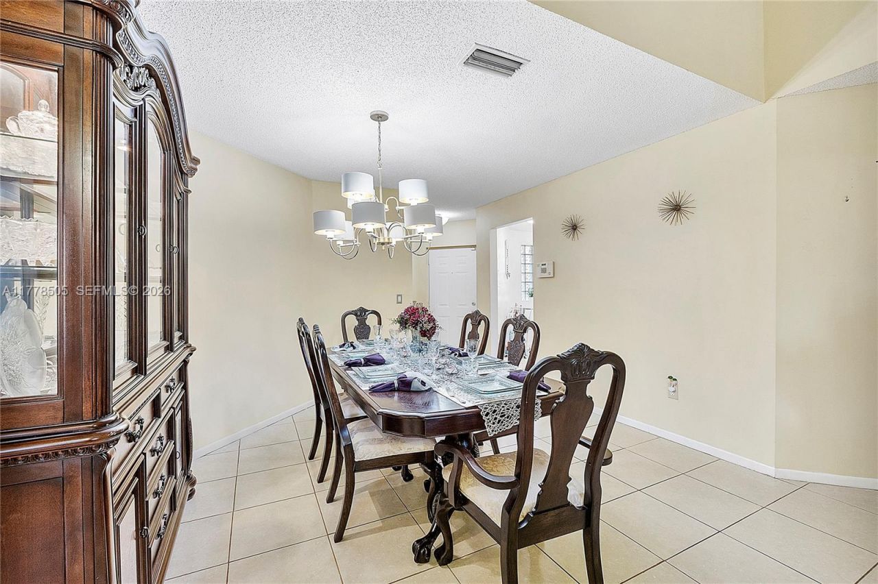 4101 E Coral Tree Cir, Unit 313, Coconut Creek, FL 33073 Photo