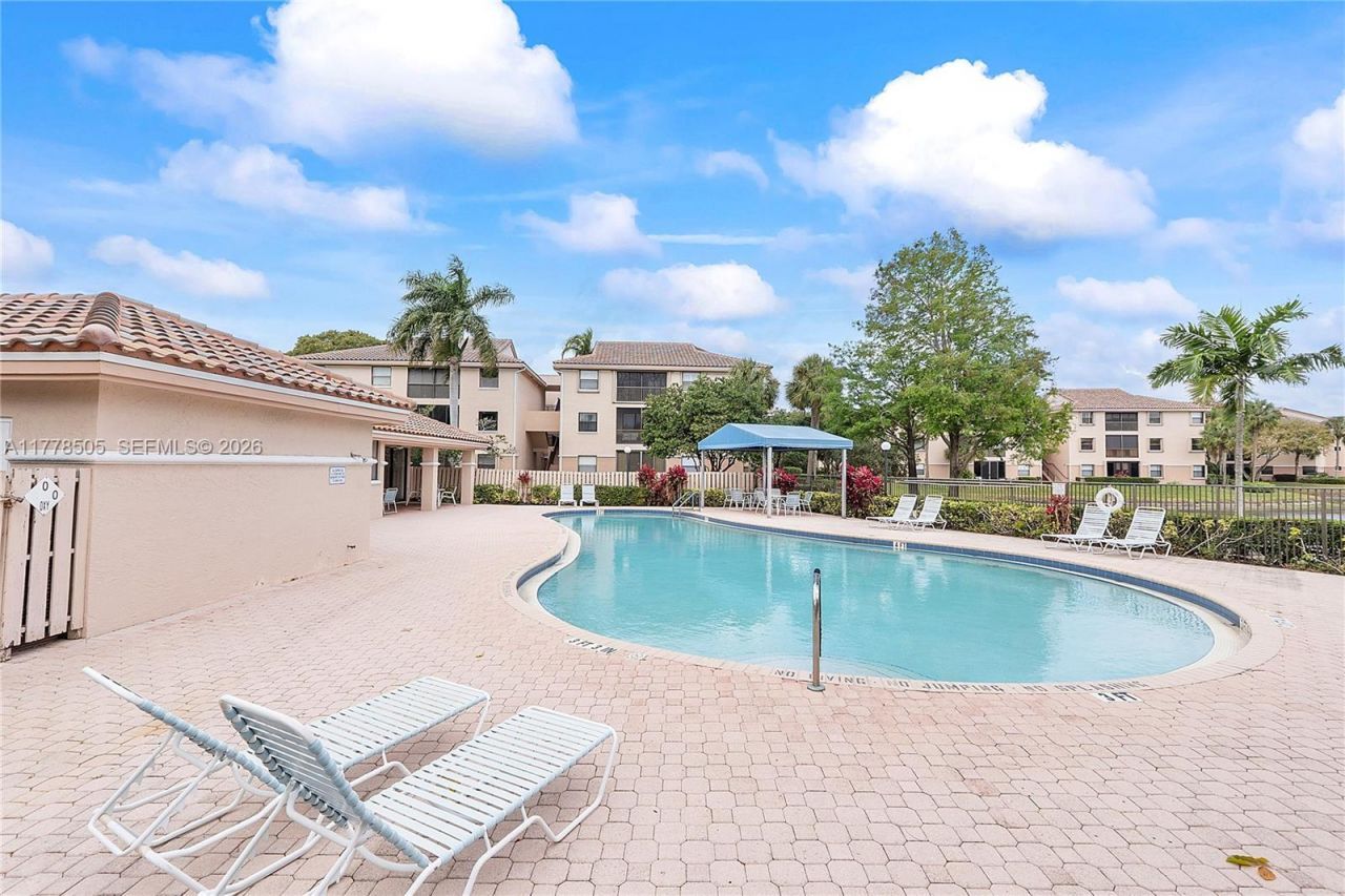 4101 E Coral Tree Cir, Unit 313, Coconut Creek, FL 33073 Photo
