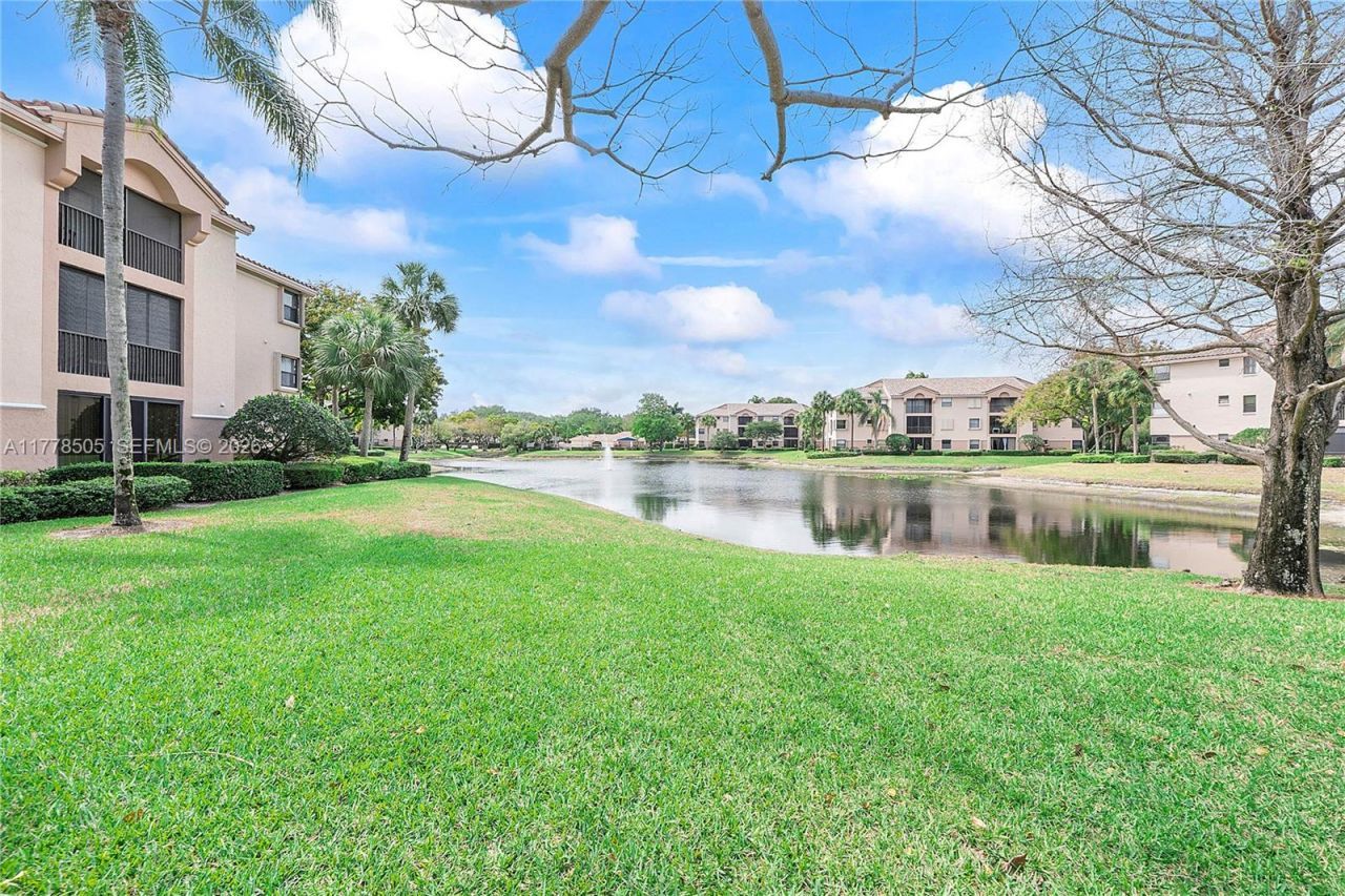 4101 E Coral Tree Cir, Unit 313, Coconut Creek, FL 33073 Photo