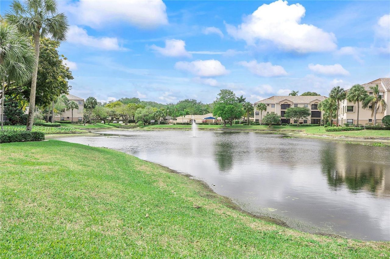 4101 E Coral Tree Cir, Unit 313, Coconut Creek, FL 33073 Photo