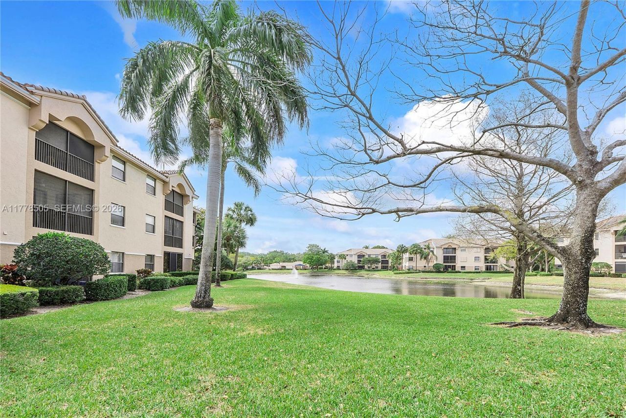 4101 E Coral Tree Cir, Unit 313, Coconut Creek, FL 33073 Photo