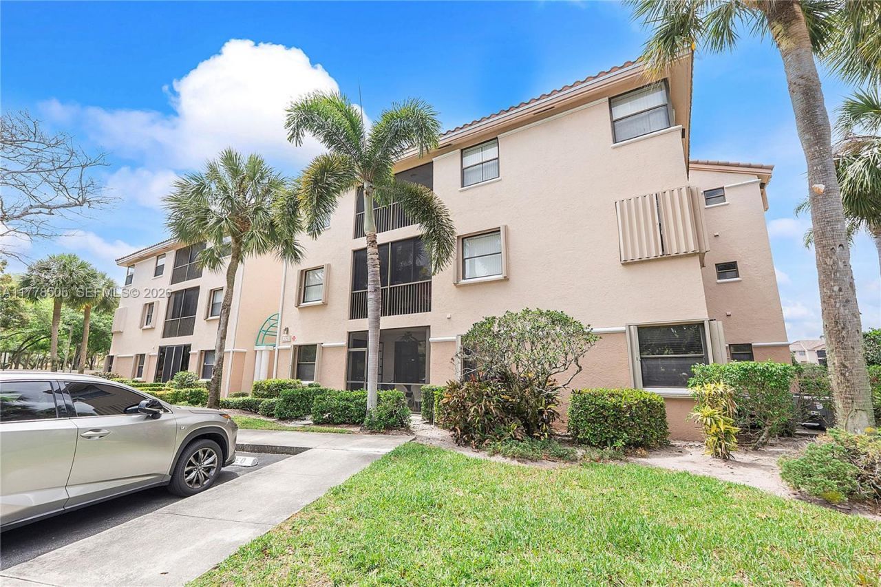 4101 E Coral Tree Cir, Unit 313, Coconut Creek, FL 33073 Photo