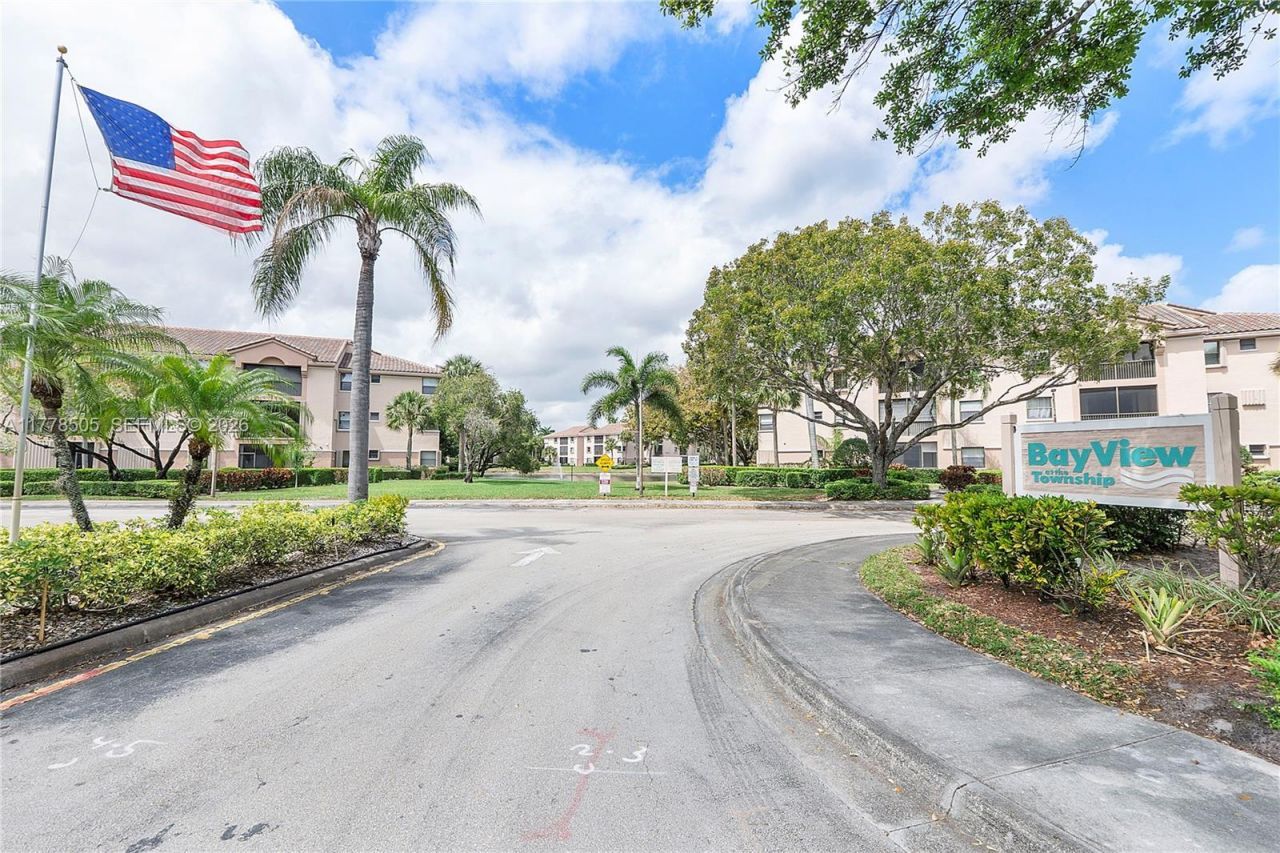 4101 E Coral Tree Cir, Unit 313, Coconut Creek, FL 33073 Photo